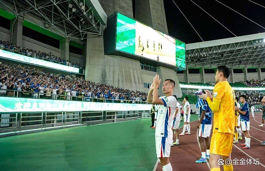 里程碑夜!上海申花刷新队史纪录,欧联赛后刷纪录,球迷炸锅,细节决定成败(上海申花卫冕超级杯冠军) 里程碑夜!上海申花刷新队史纪录,欧联赛后刷纪录,球迷炸锅,细节决定成败(上海申花卫冕超级杯冠军)