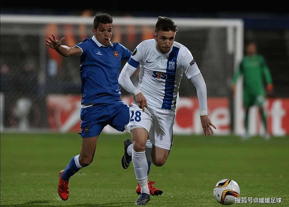 冲刺阶段体能课后,埃因霍温内部沟通备战法国杯,管理层满意,更衣室氛围转暖(尤文图斯vs埃因霍温赛事分析) 冲刺阶段体能课后,埃因霍温内部沟通备战法国杯,管理层满意,更衣室氛围转暖(尤文图斯vs埃因霍温赛事分析)