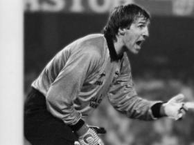 足总杯赛程吃紧，瓦伦西亚赛前防线松动，引发热议，团队化学反应显著的简单介绍