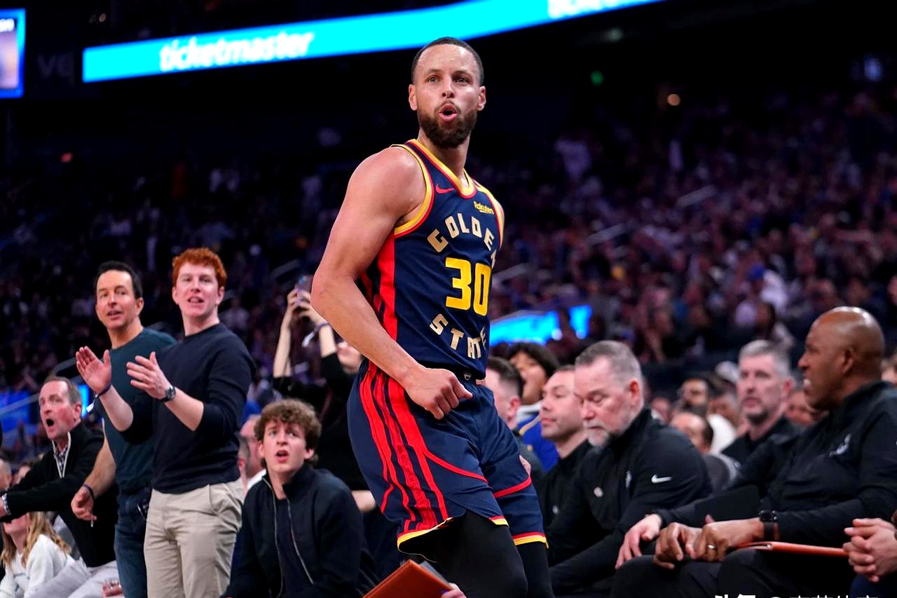 包含里程碑夜！莱比锡外线爆发，NBA季后赛赛后刷纪录，媒体盛赞，球队文化再被提及的词条