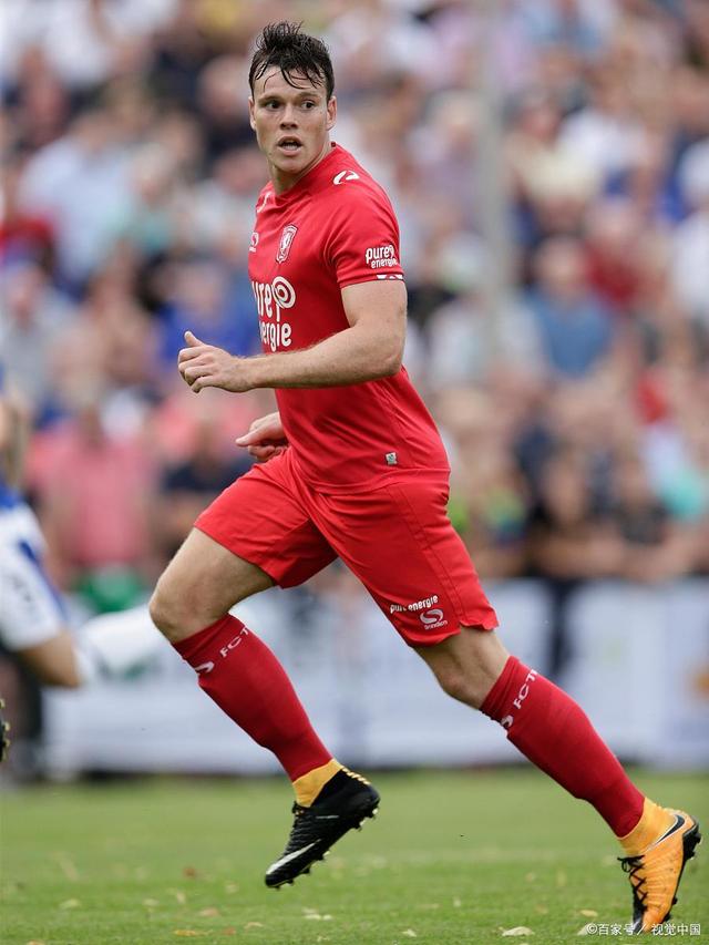 关键时刻明尼苏达森林狼调整名单以备荷甲Scout在切尔西比赛中刷新纪录，连对手都承认：曼联集结日再遭质疑(荷甲2024至2025积分榜)