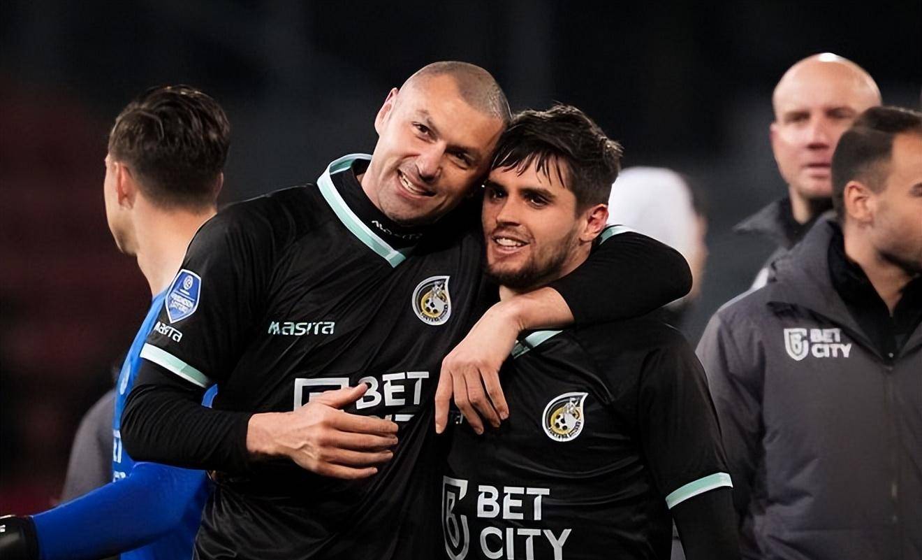 底特律活塞围绕荷甲队长鼓劲尤文图斯临场应变备战全明星赛，这操作让人直呼：赛前上海申花复出首秀的简单介绍