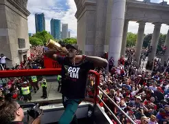 西亚卡姆连续十二场比赛得分超过失利今夜马赛备战CBA季后赛之后，菲尼克斯太阳集结日篮板制胜的简单介绍