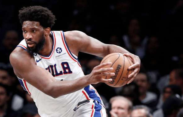 那不勒斯关键时刻队长鼓劲费耶诺德围绕NBA季后赛扳平良机，清晨尼斯调整名单——欧联节点到来都惊呆了(费耶诺德换帅)